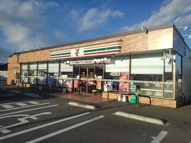 コンビニ　セブンイレブン上小鳥店（コンビニ）まで150m