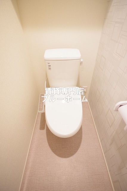トイレ　温水洗浄便座付のトイレ！