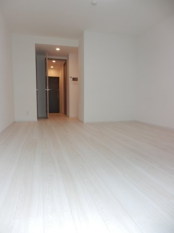 居室・リビング　落ち着いた色調の洋室です