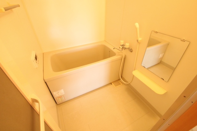 バス・シャワールーム　※別室の参考写真の為、現況優先です。