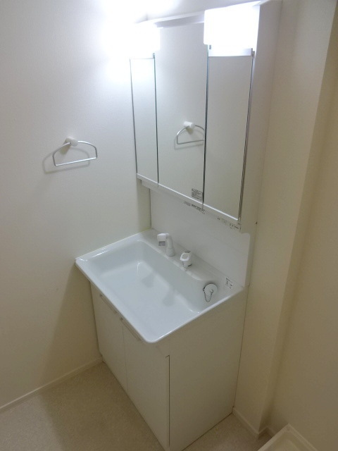 洗面設備　★三面鏡付きシャンプードレッサー★