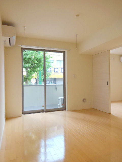 居室・リビング　★南向きの明るいリビング★