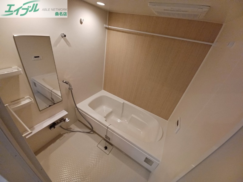 バス・シャワールーム　同型参考写真です。