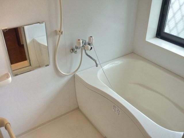 バス・シャワールーム　★広いお風呂★