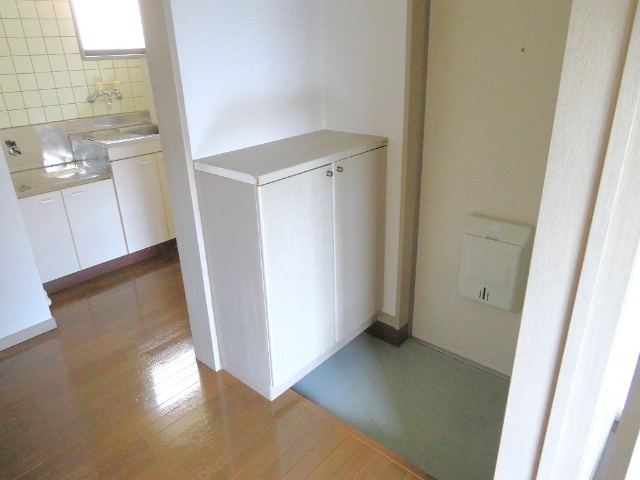 玄関　玄関収納付き！