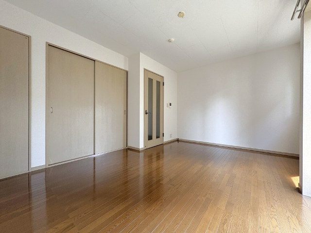 居室・リビング　８．８帖のゆったりとした居室が魅力♪