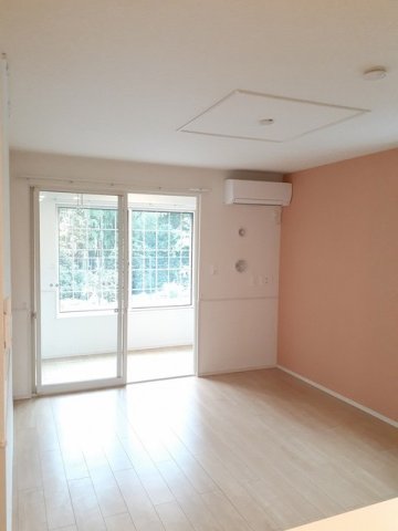 居室・リビング　ゆったり過ごせる居間です