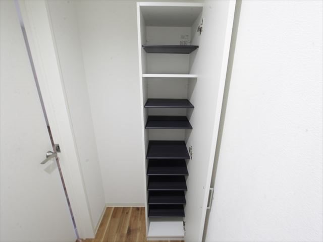 玄関　玄関　シューズボックス付