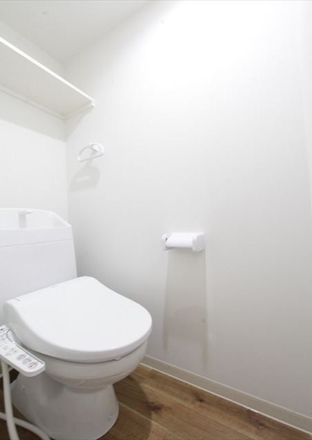 トイレ　温水洗浄暖房便座付トイレ