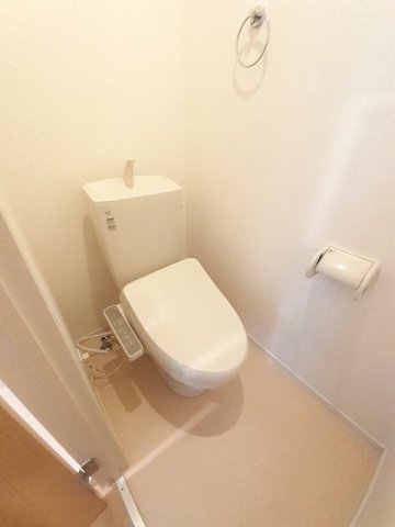 トイレ　コンパクトで使いやすいトイレです