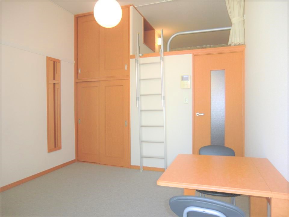 居室・リビング　同タイプ物件の為、形状や間取寸法、色調等が実際とは異なります