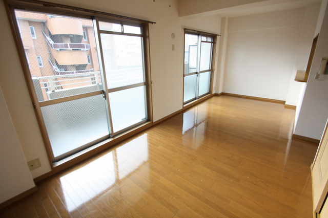 居室・リビング　日当たりの良いリビング