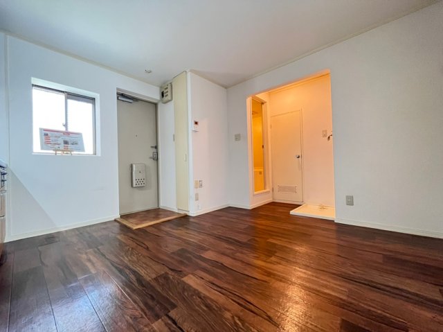 居室・リビング　画像は別号室。ご参考にどうぞ