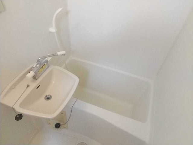 バス・シャワールーム　お風呂で日々の疲れを落としましょう