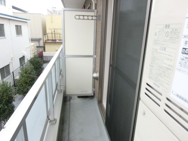 バルコニー　日当たり良好西向きバルコニー