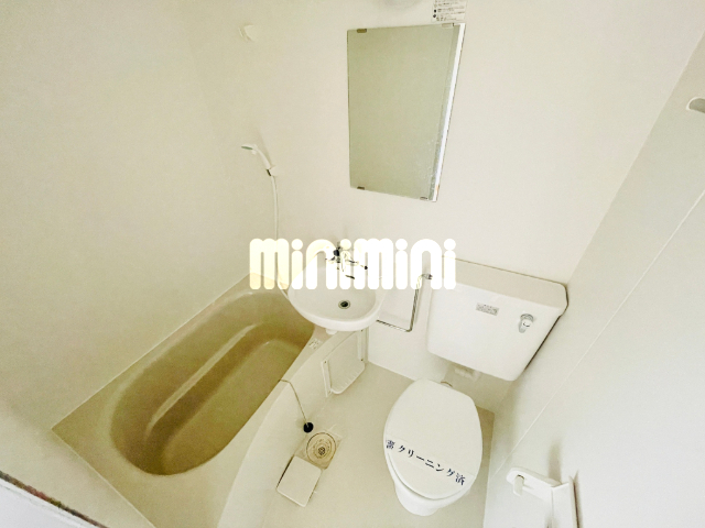 バス・シャワールーム　ユニットバスのお風呂部分です☆