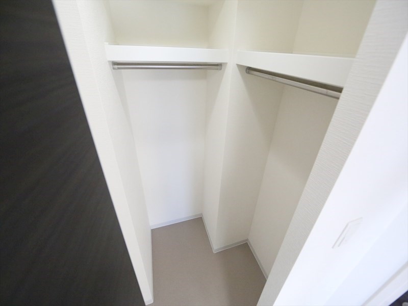 収納　ウォークインクローゼット（収納充実してます）