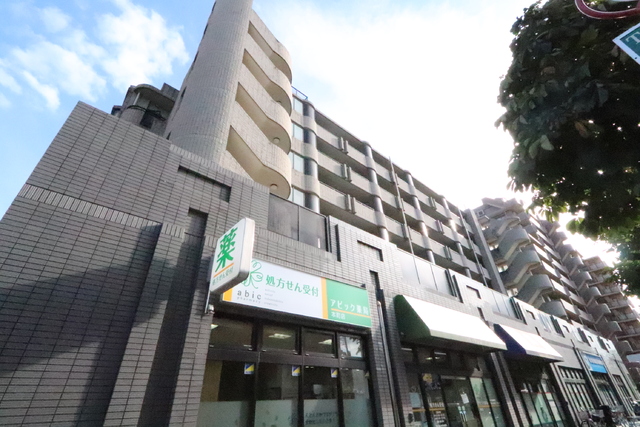 建物外観　★オートロック付き・７階建鉄筋コンクリート造★