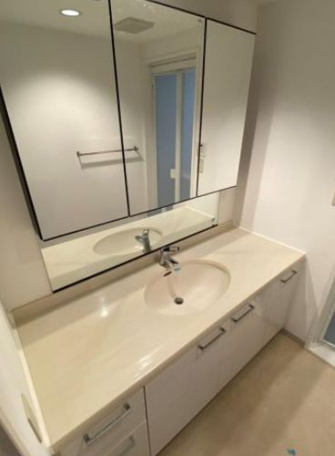 洗面設備　コンパクトで使いやすい洗面所