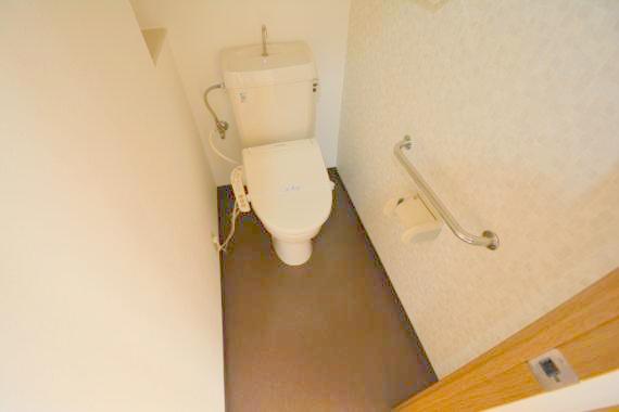 トイレ　綺麗なトイレにはウォシュレット標準装備です。