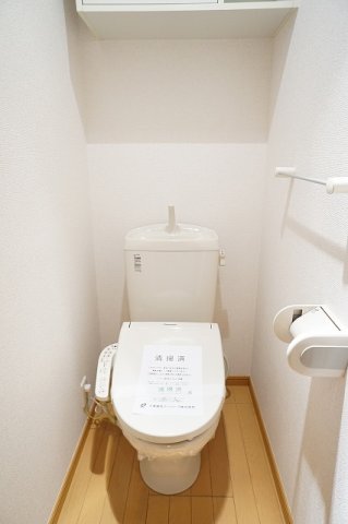 トイレ　清潔感のあるトイレです