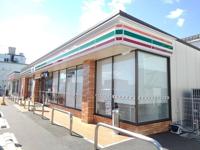 コンビニ　セブンイレブンつんつく大橋南店（コンビニ）まで600m