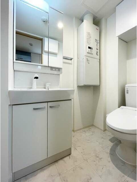 洗面設備　身支度に欠かせない独立洗面台♪