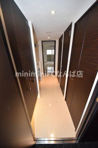 玄関　お問合せはミニミニなんば店へお問合せ下さい。