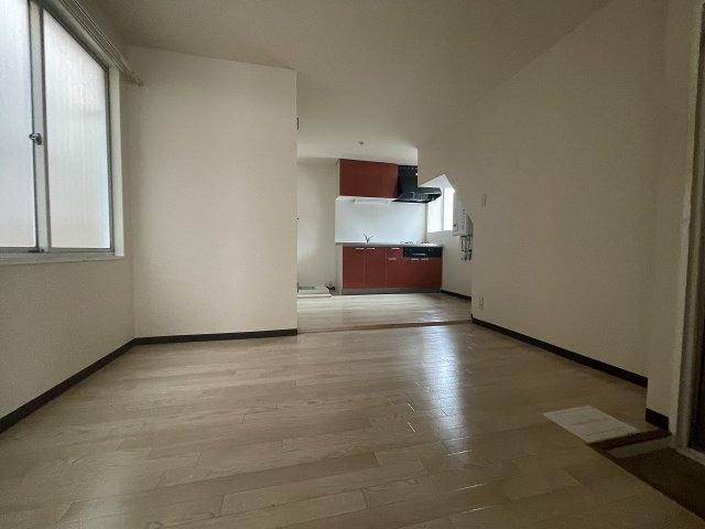 居室・リビング　ゆったり過ごせる居間です