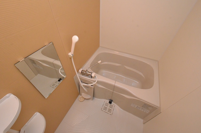 バス・シャワールーム　浴室乾燥機付きで便利です！