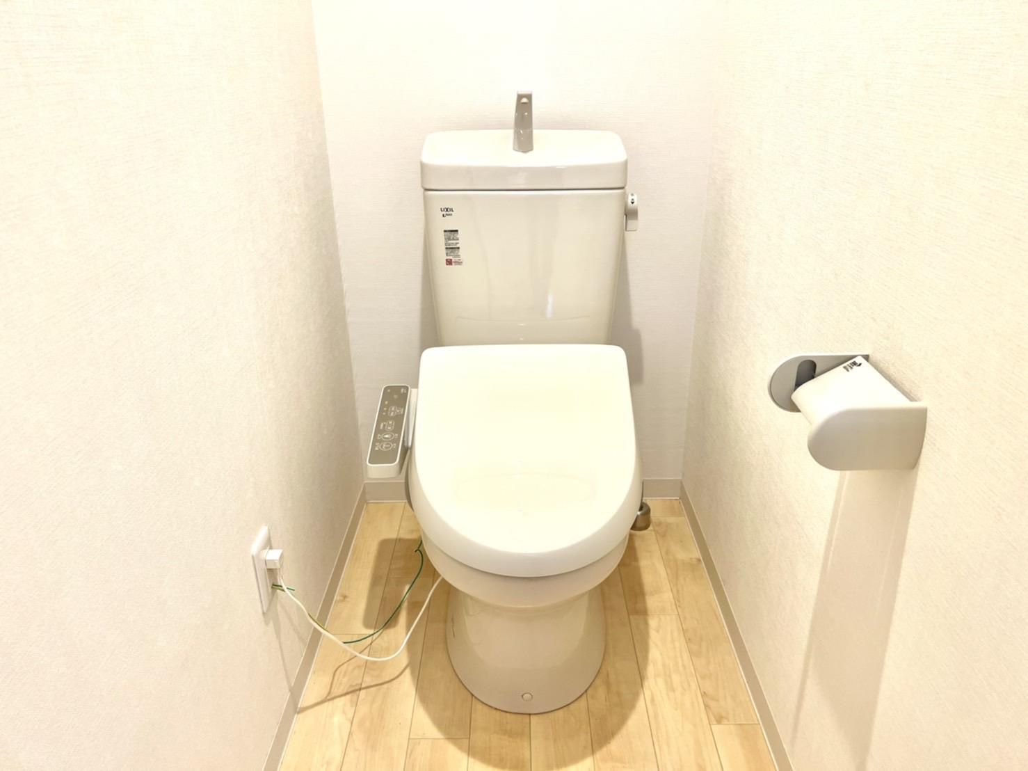 トイレ　別号室写真