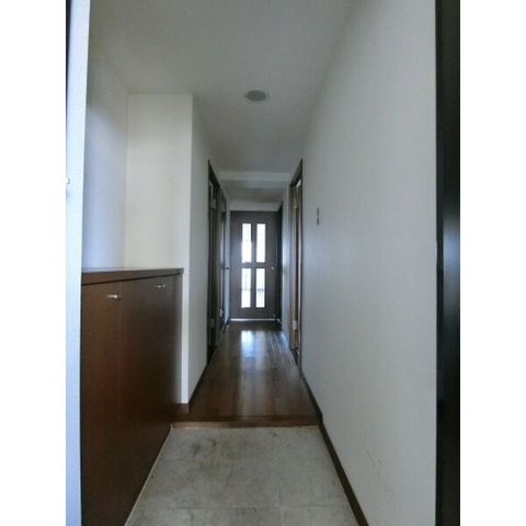 玄関　※同マンション内の別タイプの内装写真となります。 ※現況優先