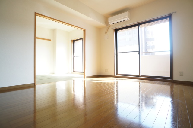 居室・リビング　参考写真（同建物別部屋のものです）