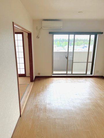 モアリッシェルつくば高野台Iの居間写真