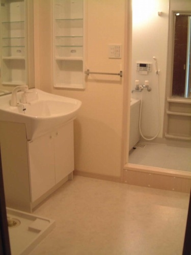 洗面設備　※写真と異なる場合現況を優先とします。