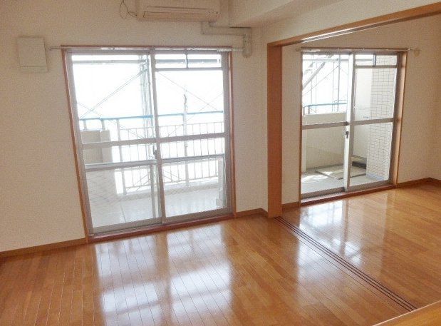 居室・リビング　☆明るい居室☆