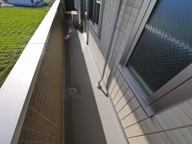 バルコニー　陽当たり良好なバルコニーです