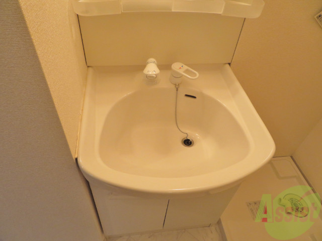 洗面設備　忙しい朝の味方、独立洗面台があるのは嬉しいですね。