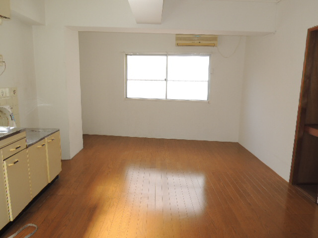 居室・リビング　写真は同マンションの別のお部屋のものです