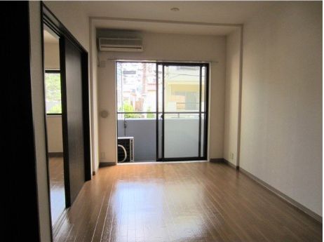 居室・リビング　白山坂ハウスの居間・リビング