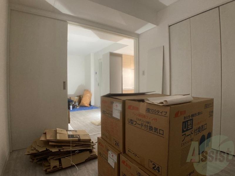 その他部屋・スペース　戸を閉めるとリビングと区切られた寝室にすることができますよ。