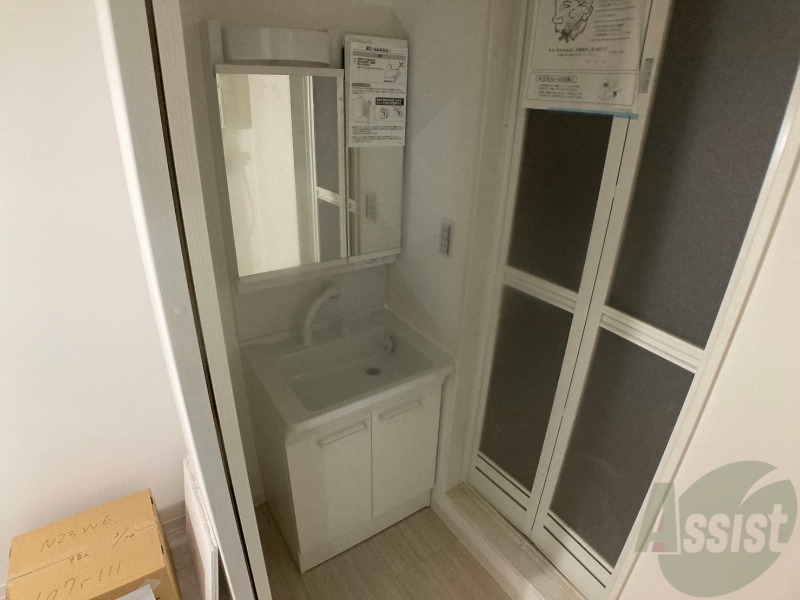 洗面設備　シャンプードレッサー。身支度はここでばっちりですね。