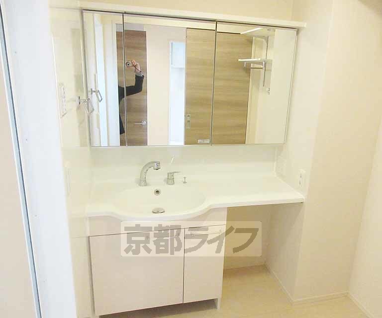 洗面設備　大きな洗面台！