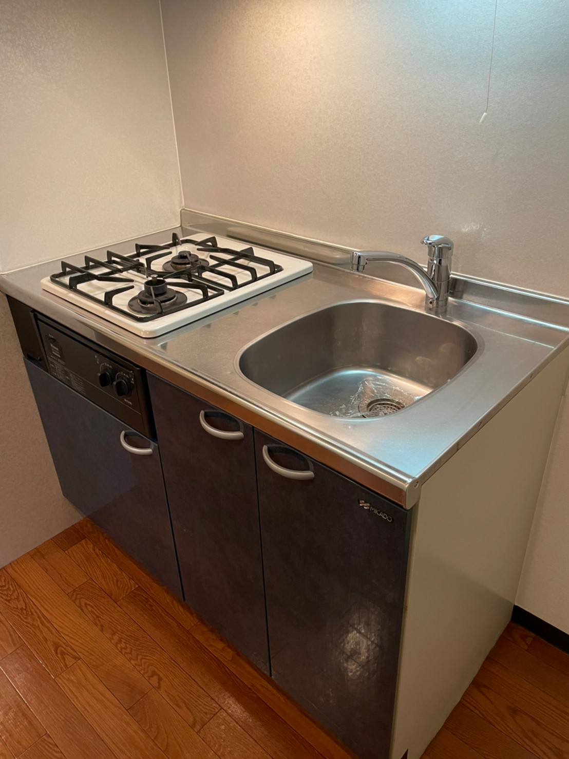 キッチン　同物件・別部屋のものを使用