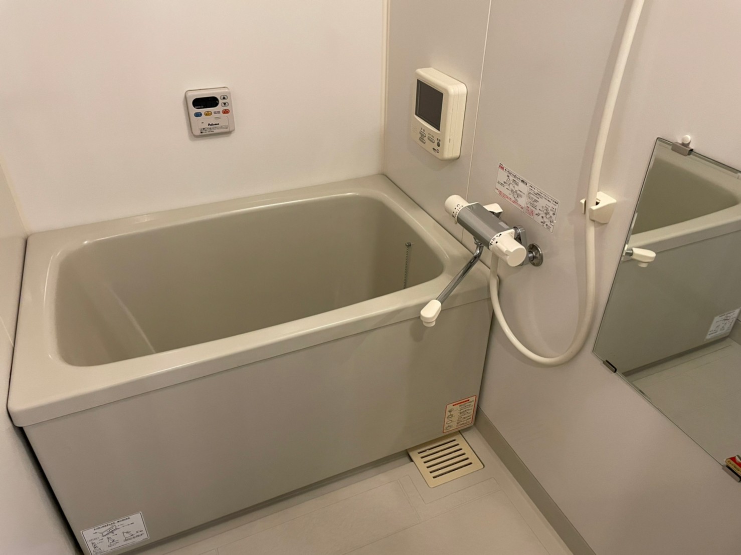 バス・シャワールーム　同物件・別部屋のものを使用