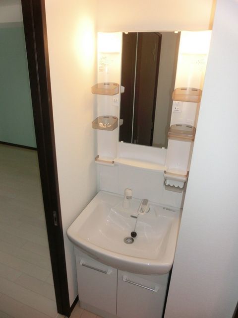 洗面設備　独立洗面台（同タイプ）