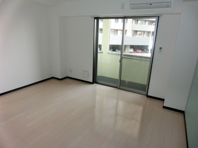 居室・リビング　明るい居室（同タイプ）