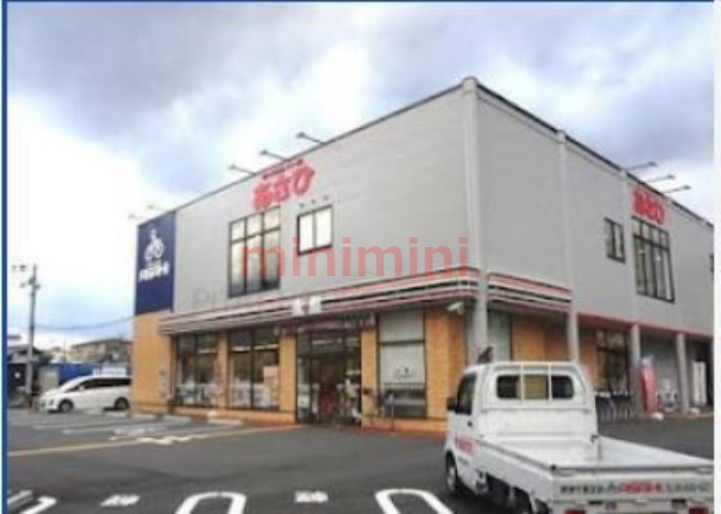 コンビニ　セブンイレブン摂津千里丘6丁目店（コンビニ）まで696m