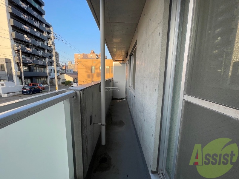 バルコニー　バルコニーです。洗濯物を干したり一息ついたりできますね！