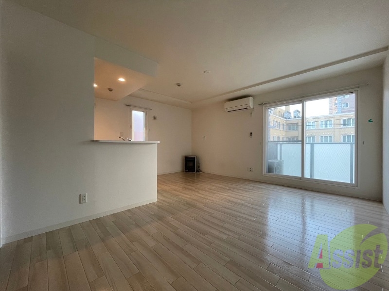 居室・リビング　広くてキレイなお部屋が広がっていて、充実した生活が送れそう。